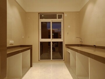 Room in 2.5 BHK Apartment at Shapoorji Pallonji The Canvas Residences, Sewri – for Sale