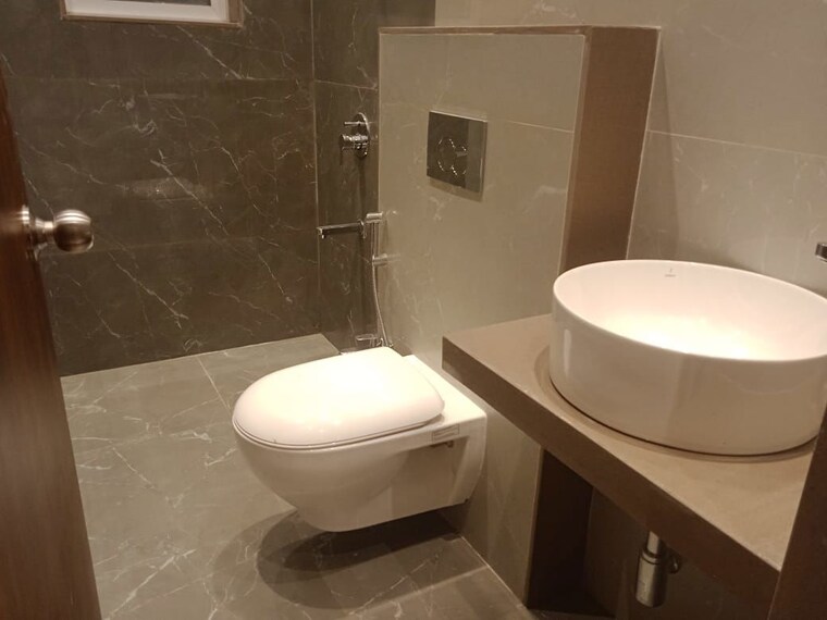 Bathroom, shapoorji-pallonji-the-canvas-residences 2.5 Bedroom 845 Sq.Ft. Apartment In Sewri Mumbai 9998341