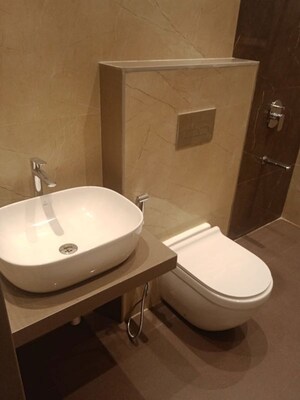 Bathroom in 2.5 BHK Apartment at Shapoorji Pallonji The Canvas Residences, Sewri – for Sale