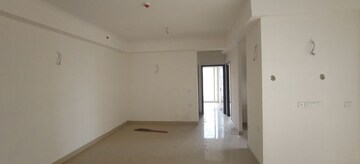 Room in 4 BHK Apartment at Amrapali Crystal Homes, Sector 76 – for Rent