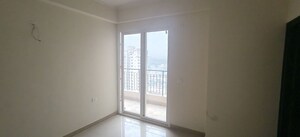 Room in 4 BHK Apartment at Amrapali Crystal Homes, Sector 76 – for Rent