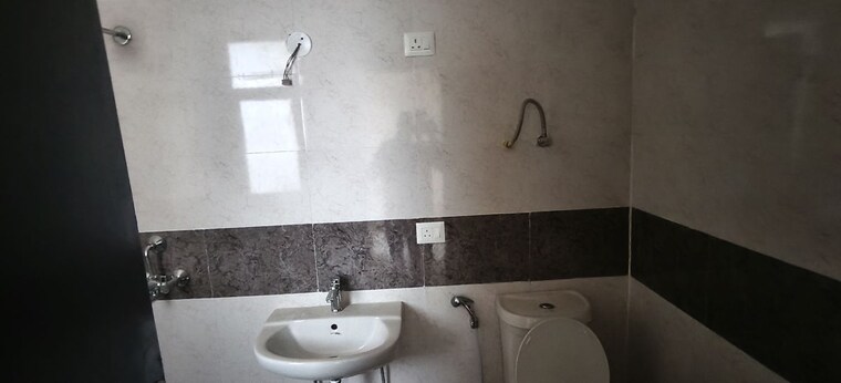 Bathroom, amrapali-crystal-homes 4 Bedroom 2140 Sq.Ft. Apartment In Sector 76 Noida 9998446