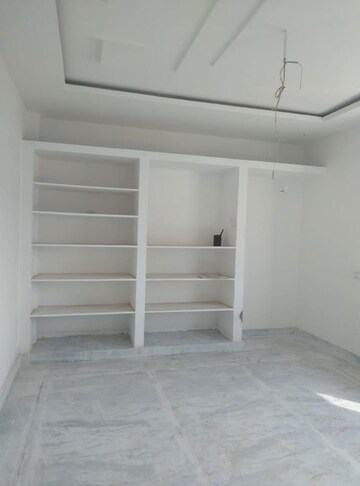 Room in 6 BHK Independent House at Ameya Jewel, Ameenpur – for Sale