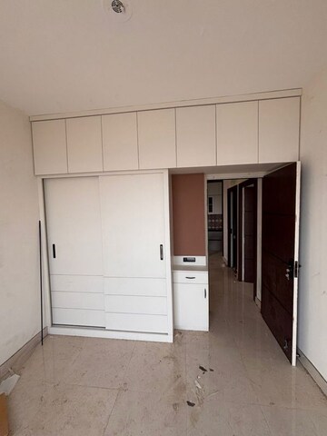 Room in 2 BHK Apartment at Signature The Millennia 2, Sector 37d – for Sale