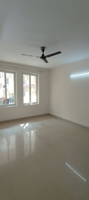 Room in 3 BHK Apartment at Emaar Emerald Floors Premier, Sector 65 – for Sale