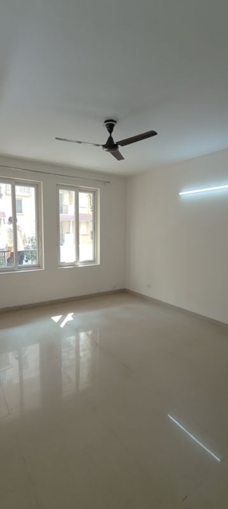 Room, emaar-emerald-floors-premier 3 Bedroom 1600 Sq.Ft. Apartment In Sector 65 Gurgaon 9998550