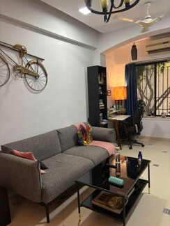 2 BHK + Pooja Room Apartment For Rent in Bandra West