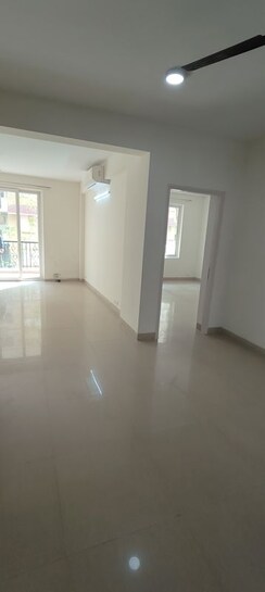 4 BHK + Servant Room,Study Room Apartment For Rent in Emaar Emerald Floors Premier