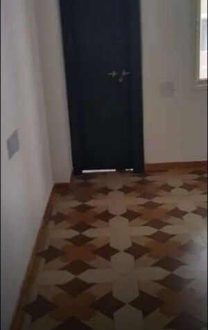 Room in 3 BHK Apartment at Kantatoli – for Rent