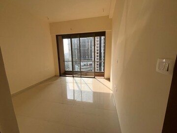 Room in 3 BHK Apartment at The Prestige City, Mulund West – for Rent