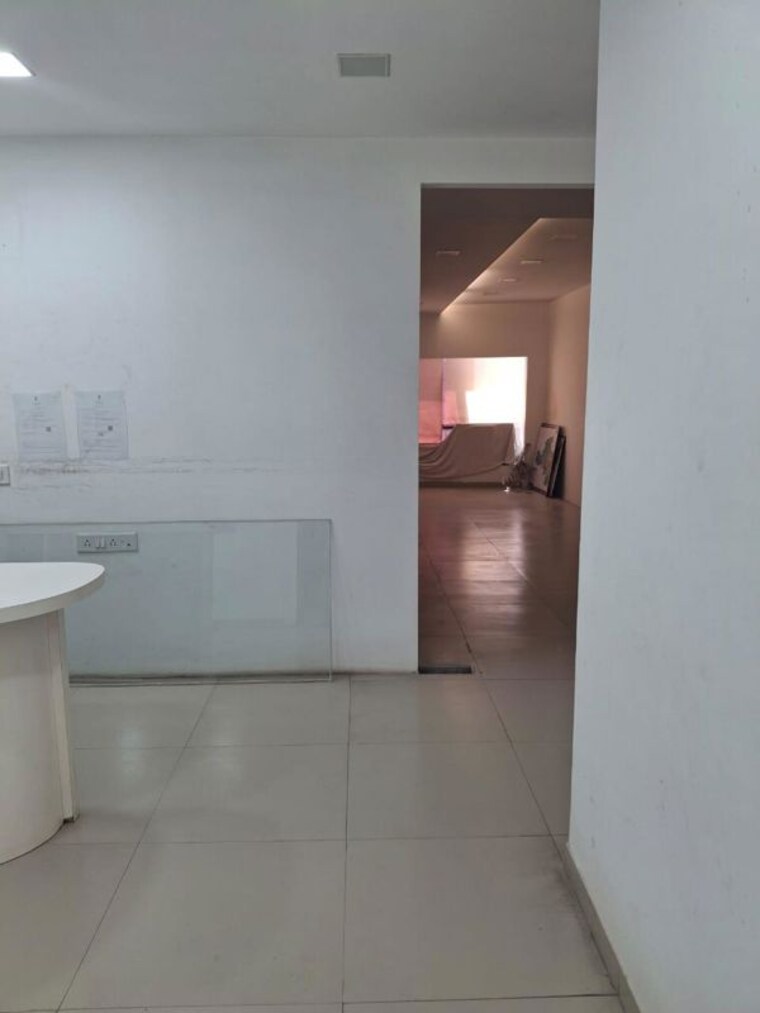 Bathroom, shivalik-shilp Commercial Office Space 915 Sq.Ft. In Sanidhya Ahmedabad 9998684