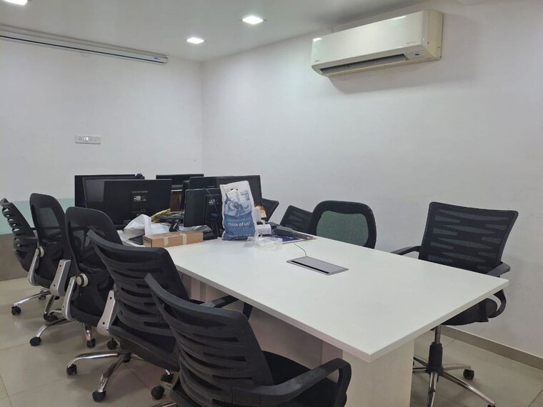 Team Area, shivalik-shilp Commercial Office Space 915 Sq.Ft. In Sanidhya Ahmedabad 9998684