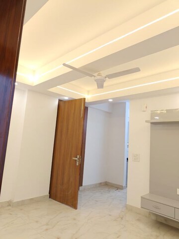 Room in 1 BHK Builder Floor at Saket – for Rent