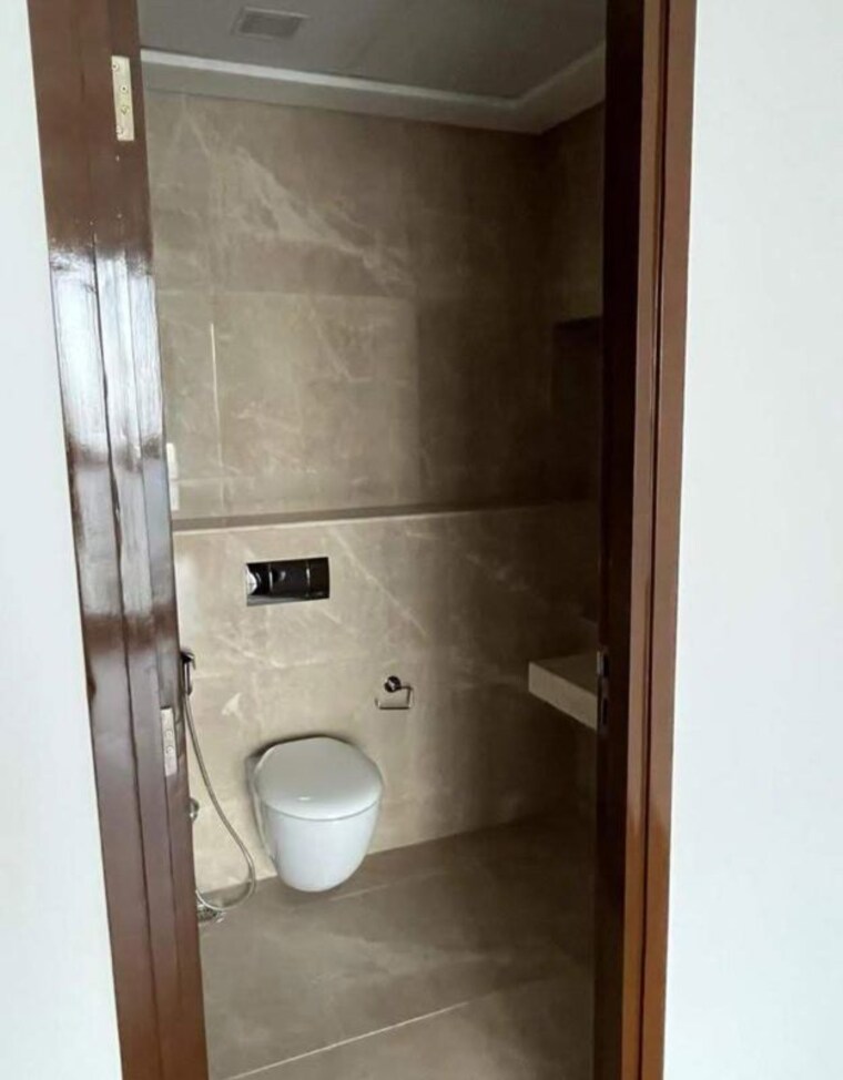 Bathroom, lnt-crescent-bay-t5 3.5 Bedroom 1800 Sq.Ft. Apartment In Parel Mumbai 9998818