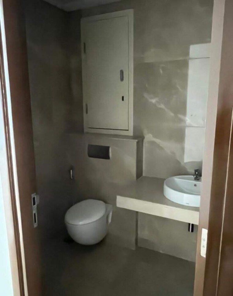 Bathroom, lnt-crescent-bay-t5 3.5 Bedroom 1800 Sq.Ft. Apartment In Parel Mumbai 9998818