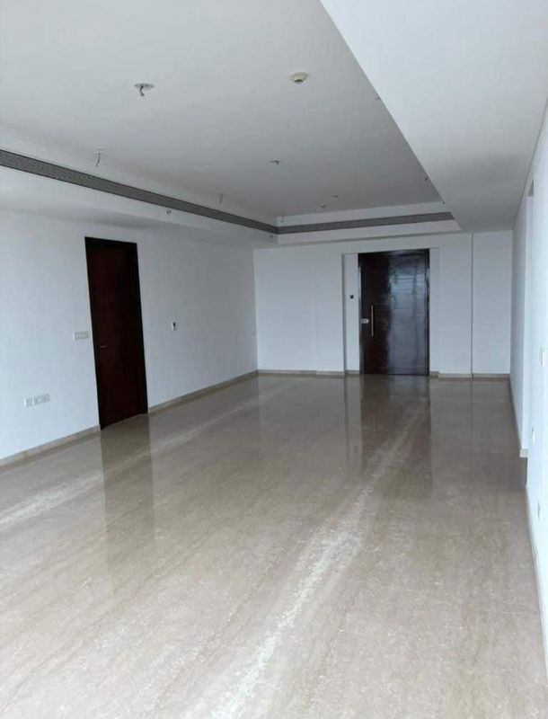 3.5 BHK + Servant Room 1800 Sq.Ft. Apartment in LnT Crescent Bay T5