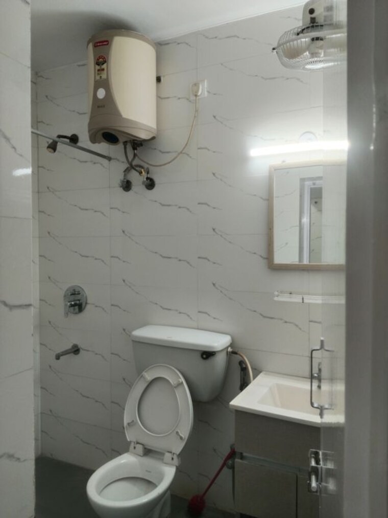 Bathroom, sarita-vihar-pocket-c-rwa 4 Bedroom 2025 Sq.Ft. Apartment In Sarita Vihar Delhi 9553103