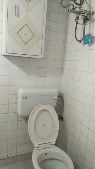 Bathroom in 3 BHK Apartment at Sarita Vihar Pocket-J RWA, Sarita Vihar – for Rent