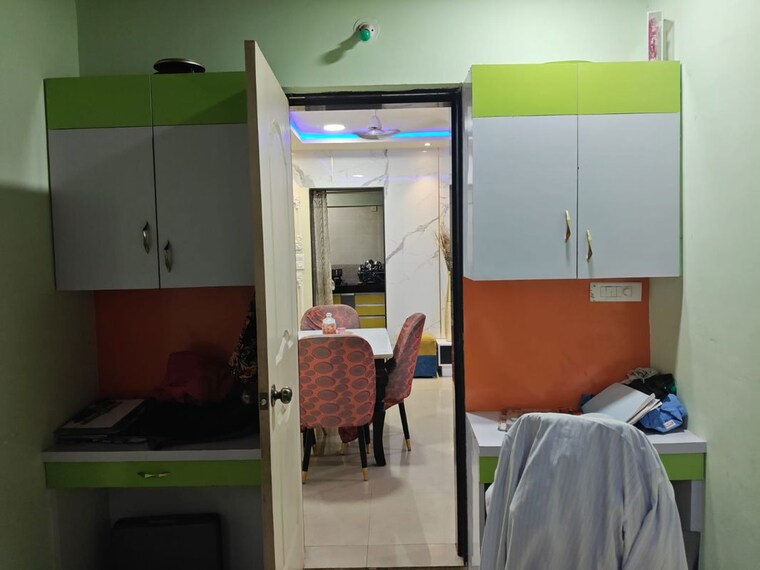 Master Bedroom, viman nagar 2.5 Bedroom 1000 Sq.Ft. Apartment In Viman Nagar Pune 9998855