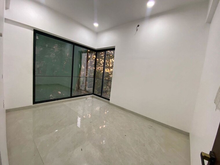 Room, dadar west 3 Bedroom 973 Sq.Ft. Apartment In Dadar West Mumbai 9998844