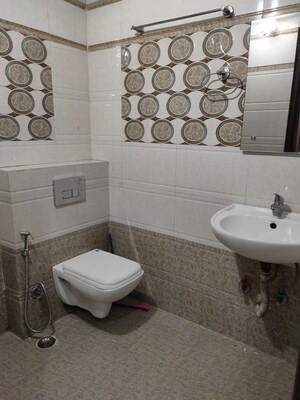 Bathroom in 3 BHK Apartment at Unitech Uniworld Gardens 2, Sector 47 – for Rent