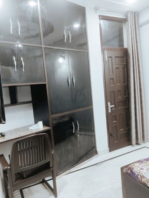 Bathroom in 3 BHK Apartment at Unitech Uniworld Gardens 2, Sector 47 – for Rent