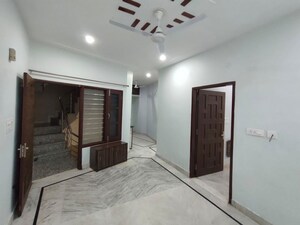 Room in 3 BHK Apartment at Unitech Uniworld Gardens 2, Sector 47 – for Rent
