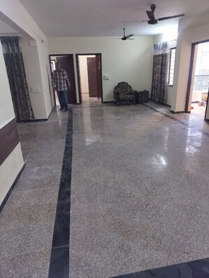 Hall in 4 BHK Apartment at Thaltej – for Rent