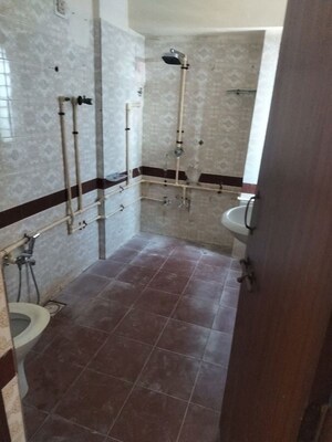 Bathroom in 4 BHK Apartment at Thaltej – for Rent