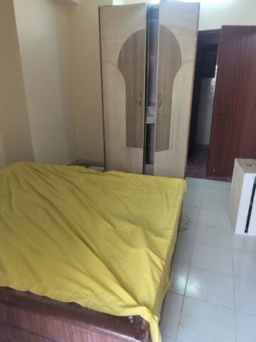 Master Bedroom in 4 BHK Apartment at Thaltej – for Rent