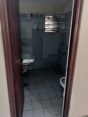 Bathroom in 4 BHK Apartment at Thaltej – for Rent