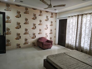 Living Room in 4 BHK Builder Floor at Sector 4 – for Rent
