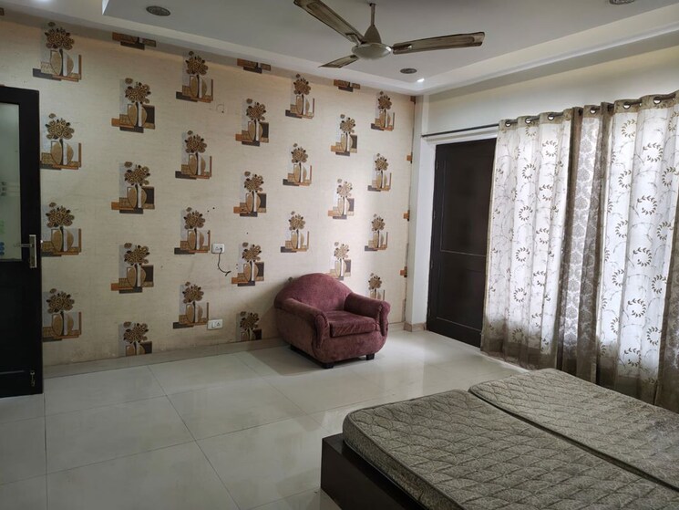 Living Room, sector 4 4 Bedroom 4725 Sq.Ft. Builder Floor In Sector 4 Gurgaon 9998808