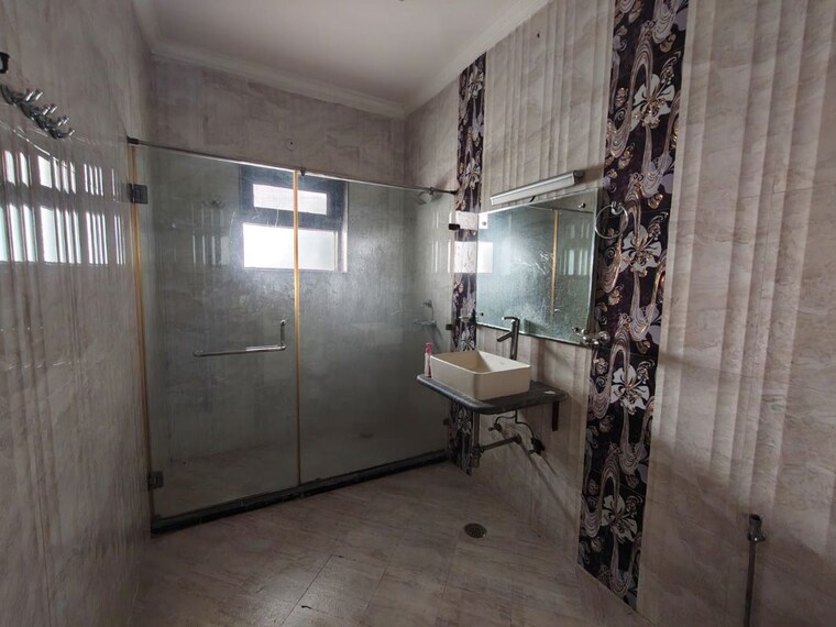 Bathroom, sector 4 4 Bedroom 4725 Sq.Ft. Builder Floor In Sector 4 Gurgaon 9998808