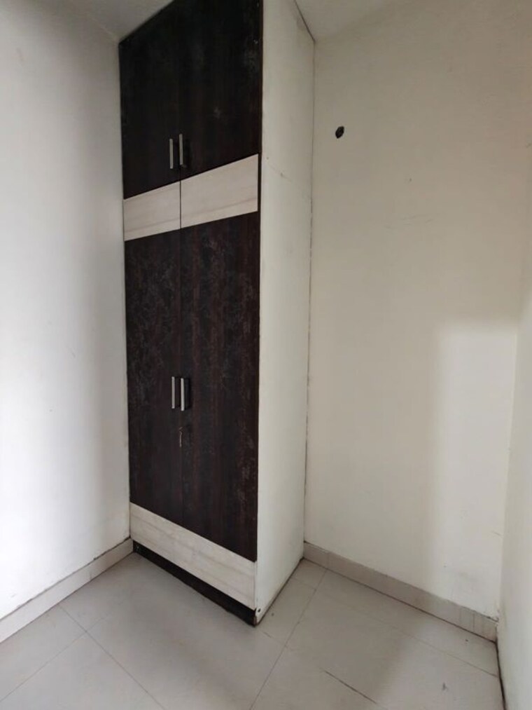 Room, sector 4 4 Bedroom 4725 Sq.Ft. Builder Floor In Sector 4 Gurgaon 9998808
