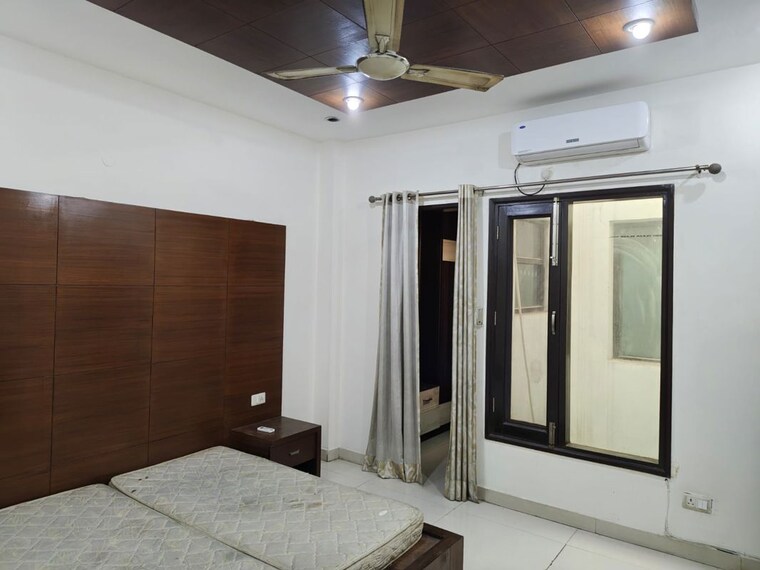 Bedroom, sector 4 4 Bedroom 4725 Sq.Ft. Builder Floor In Sector 4 Gurgaon 9998808