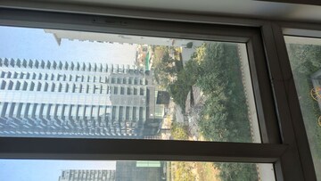 Swimming Pool in 3.5 BHK Apartment at Emaar Emerald Estate, Sector 65 – for Rent