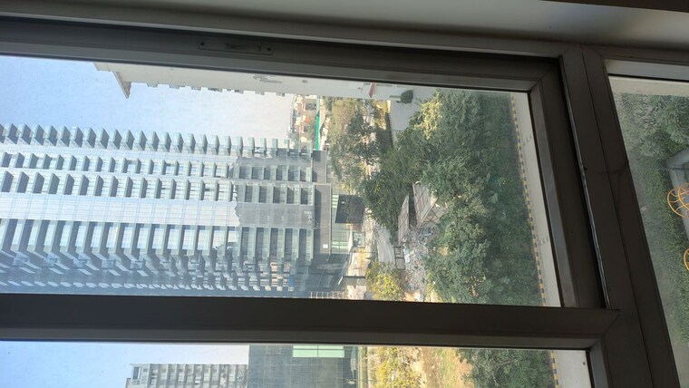 Swimming Pool, emaar-emerald-estate 3.5 Bedroom 1350 Sq.Ft. Apartment In Sector 65 Gurgaon 9998804