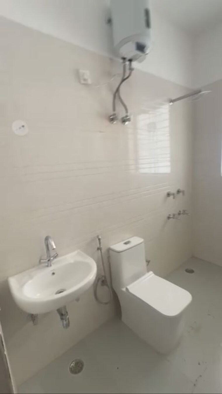 Bathroom, islampur 2 Bedroom 2010 Sq.Ft. Independent House In Islampur Gurgaon 9999017