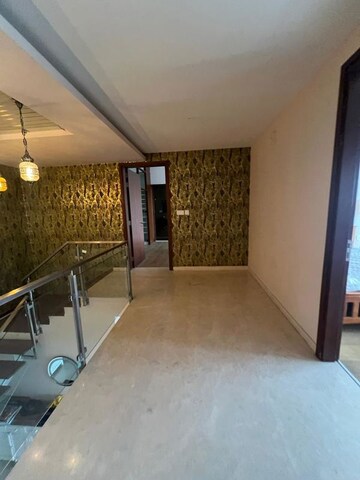 Room in 4 BHK Apartment at Pramuk MM Meridian, Jayanagar – for Sale