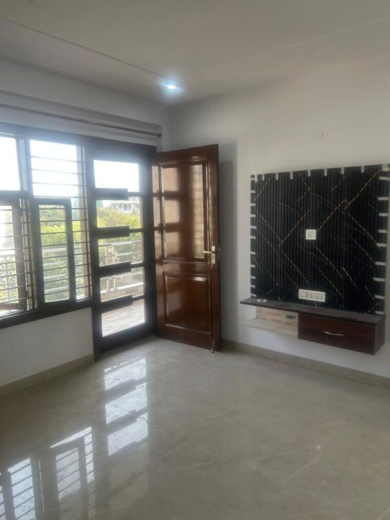 Bedroom, emaar-mgf-emerald-hills 3 Bedroom 1380 Sq.Ft. Apartment In Sector 65 Gurgaon 9999209