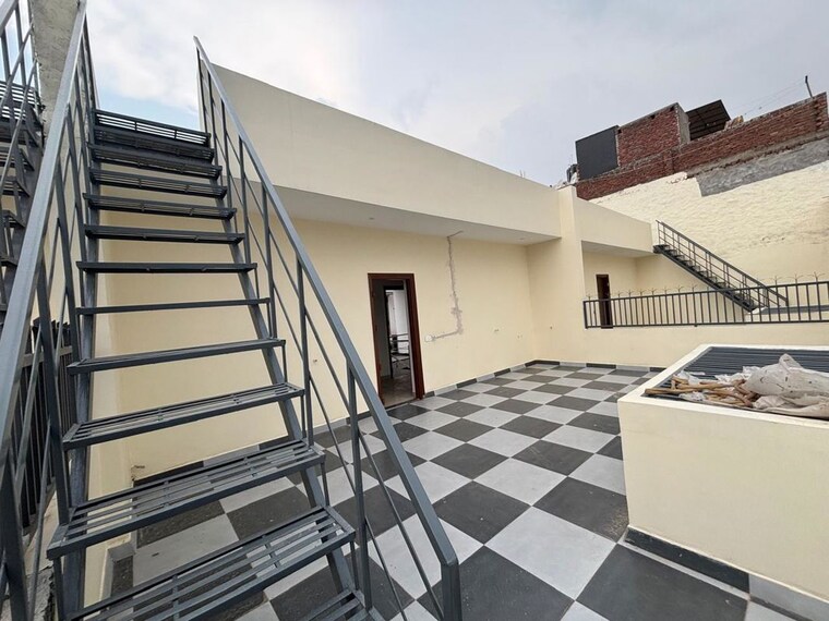 undefined, sector 125 3 Bedroom 102 Sq.Yd. Villa In Sector 125 Mohali 9994043