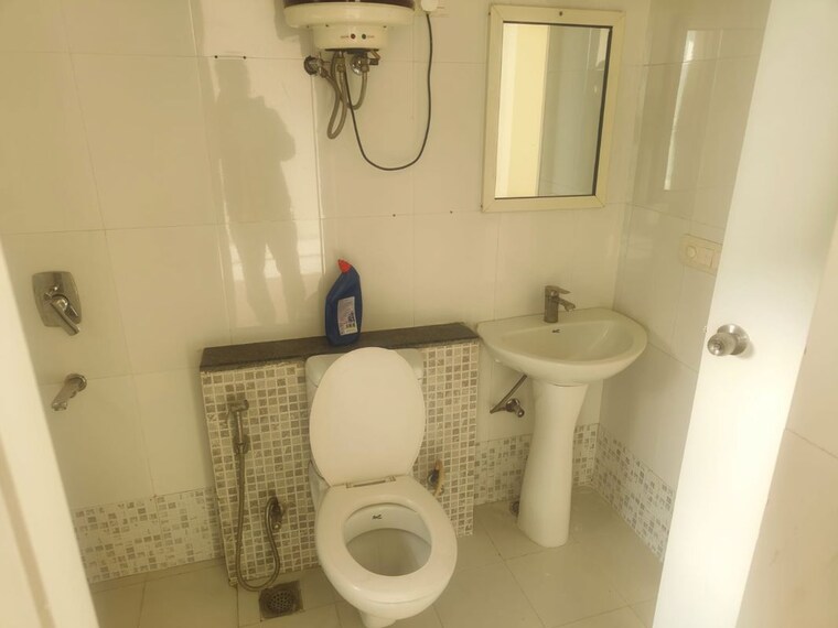 Bathroom, chd-avenue-71 3 Bedroom 1802 Sq.Ft. Apartment In Sector 71 Gurgaon 9999474
