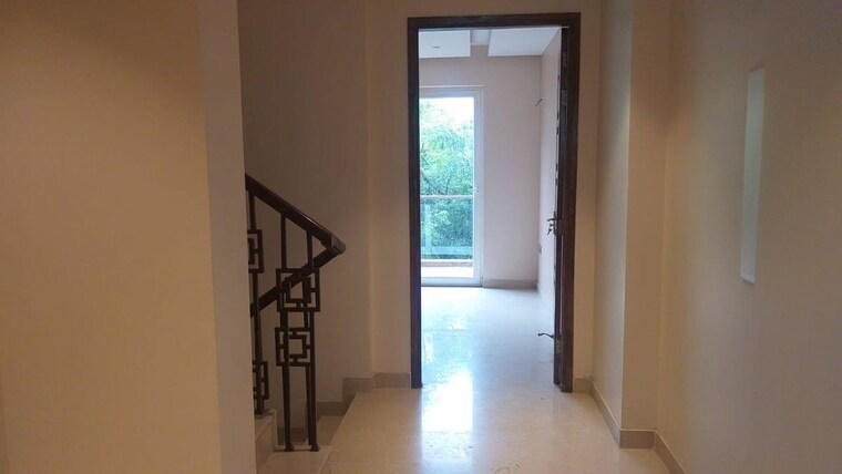 Room, bptp-astaire-gardens-cezanne-villas 5 Bedroom 290 Sq.Yd. Villa In Sector 70a Gurgaon 9648260