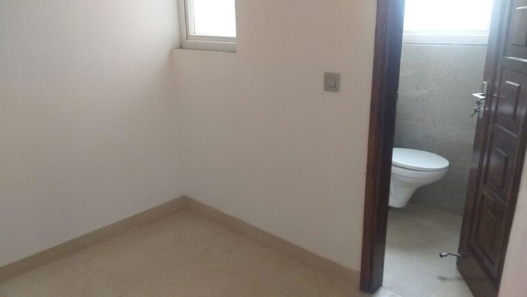Room, bptp-astaire-gardens-cezanne-villas 5 Bedroom 290 Sq.Yd. Villa In Sector 70a Gurgaon 9648260
