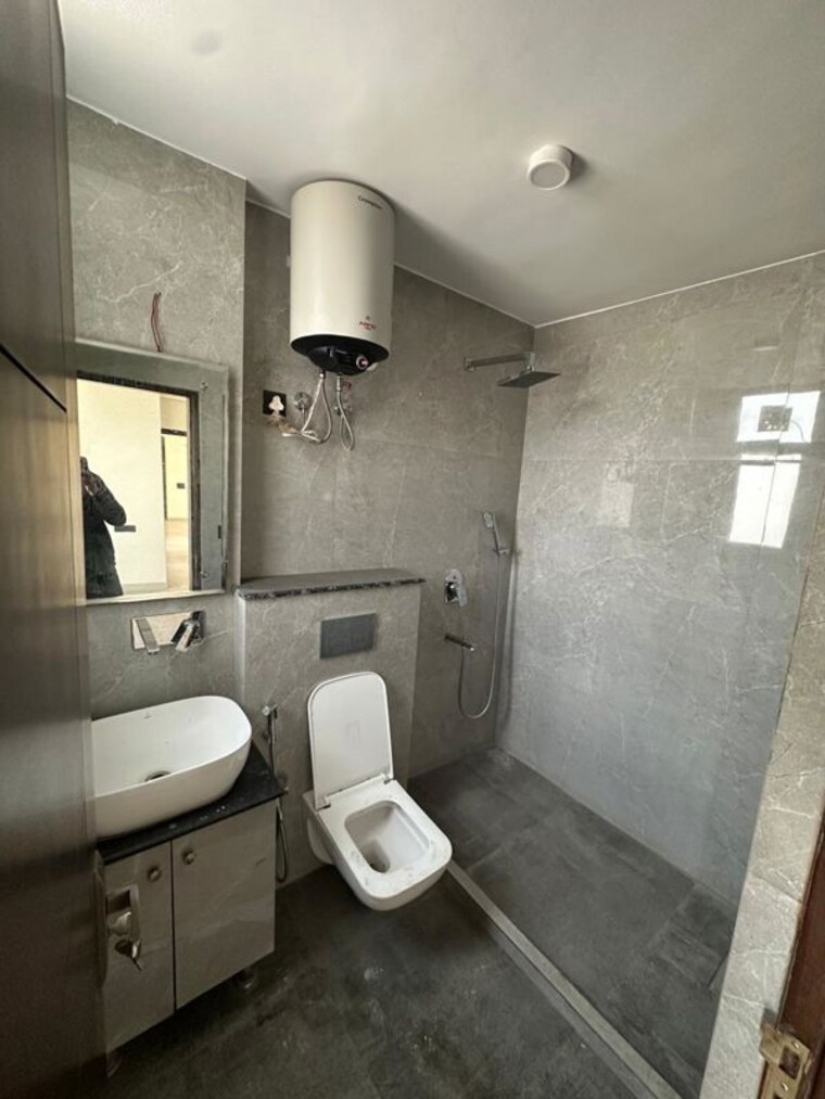 Bathroom, ram-shanti-apartment 3 Bedroom 1975 Sq.Ft. Apartment In Sector 52 Gurgaon 9999593