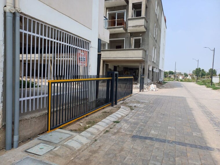 Balcony, vip road 3 Bedroom 1550 Sq.Ft. Apartment In Vip Road Zirakpur 9999619