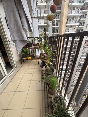 Balcony in 2.5 BHK Apartment at Panchsheel Greens II, Sector 16 Greater Noida – for Sale