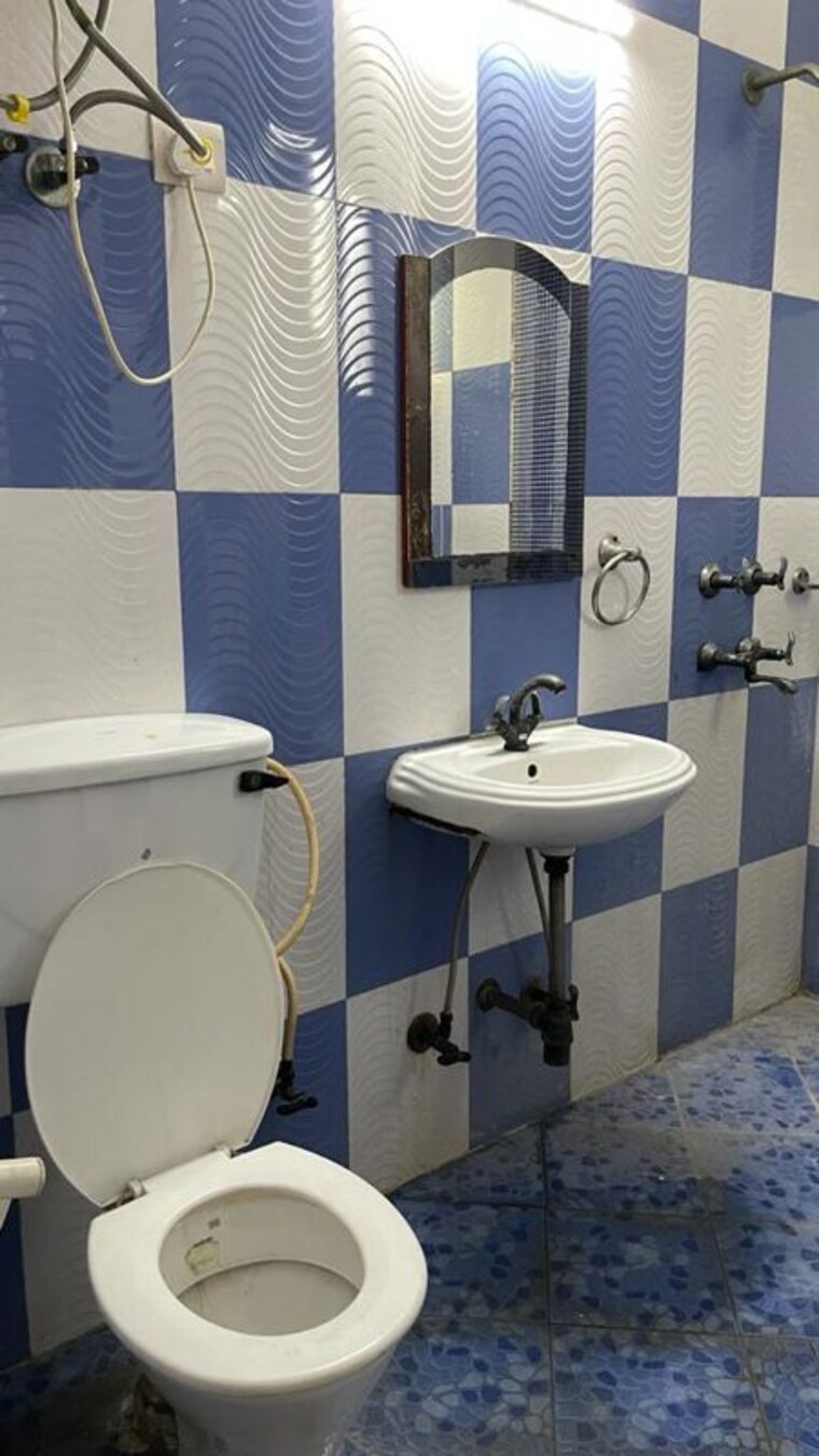 Team Area, rwa-apartments-sector-27 1 RK 400 Sq.Ft. Apartment In Sector 27 Noida 9999696