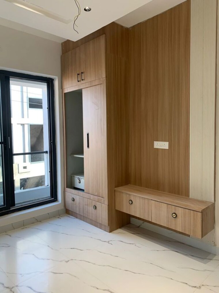 Room, kharar mohali road 3 Bedroom 145 Sq.Yd. Villa In Kharar Mohali Road Kharar 9999710